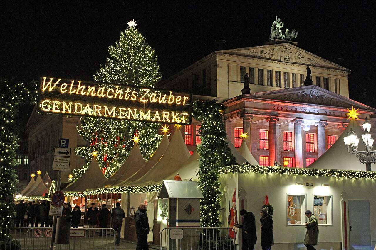 Kerstmarkt WeihnachtsZauber op de Gendarmenmarkt in Berlijn